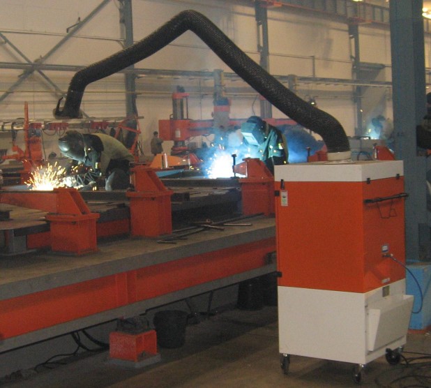 Образец использования передвижного фильтровентиляционного агрегата Kemper с обслуживанием 1 рабочего места