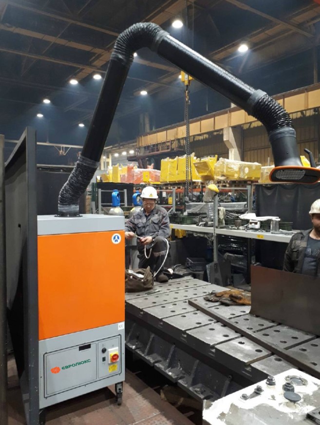 Образец использования передвижного фильтровентиляционного агрегата Kemper с обслуживанием 1 рабочего места